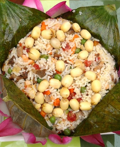 Cơm gói lá sen – trứ danh Đồng Tháp