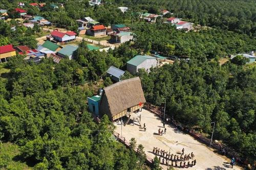 Gia Lai phục dựng nghi lễ lên nhà Rông mới của đồng bào Bahnar