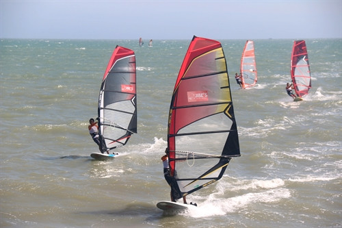 Kết thúc Giải lướt ván buồm quốc tế Fun Cup năm 2017
