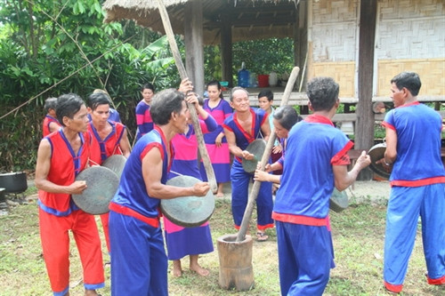 Lễ bỏ mả của đồng bào Raglai