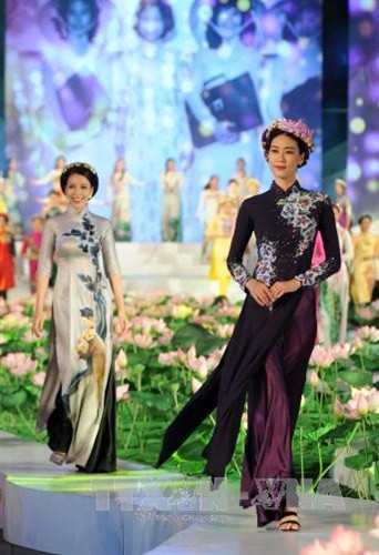 Lễ hội Áo dài Thành phố Hồ Chí Minh lần 4 năm 2017