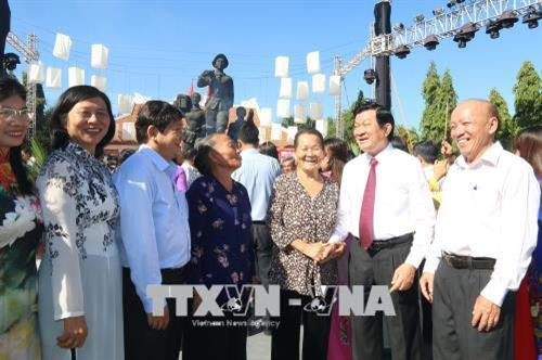 Thành phố Hồ Chí Minh kỷ niệm 50 năm Ngày hy sinh của 32 dân công hỏa tuyến tại Vĩnh Lộc