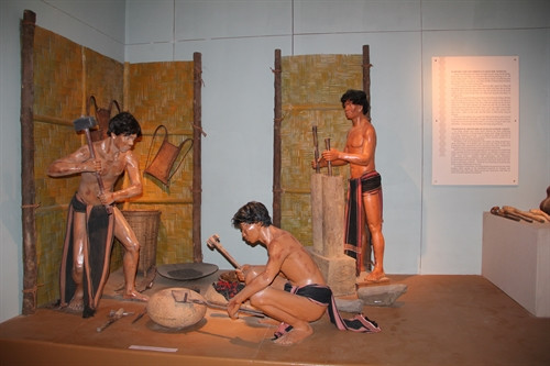 Rèn - nghề thủ công truyền thống của người Xê - đăng