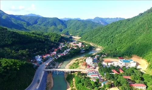 Đồng bào dân tộc thiểu số vùng biên Quan Sơn cần các công trình điện lưới, giao thông
