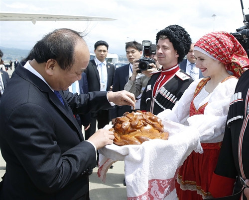 Thủ tướng Nguyễn Xuân Phúc tới Sochi tham dự Hội nghị cấp cao kỷ niệm 20 năm Quan hệ đối thoại ASEAN – Nga