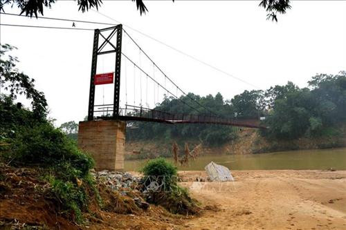 Người dân Văn Luông, Phú Thọ mong sớm có một cây cầu kiên cố