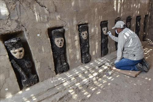 Peru phát hiện hàng chục tác phẩm chạm khắc 750 năm tuổi