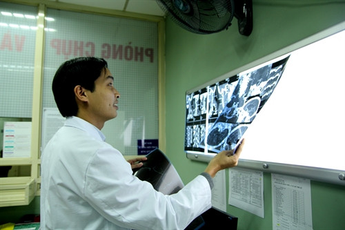 Hà Nội: Người bác sỹ nỗ lực hết mình vì bệnh nhân