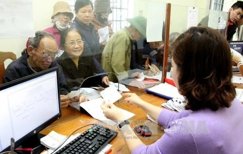 Người lao động "chạy" để nghỉ sớm vì lo cách tính lương hưu mới