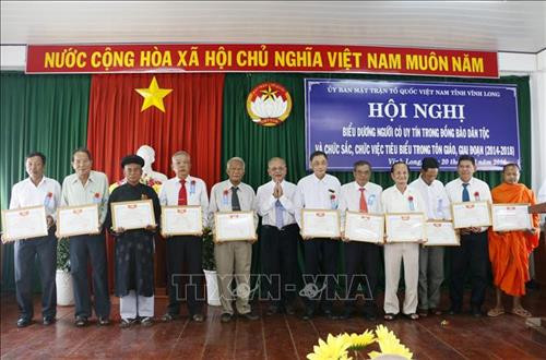 Vĩnh Long biểu dương người có uy tín trong đồng bào dân tộc, tôn giáo
