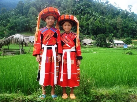 Sắc màu trang phục người Pà Thẻn
