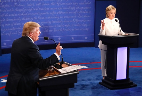 Bầu cử Tổng thống Mỹ 2016: Kết quả thăm dò nhanh, ứng viên Hillary Clinton dẫn điểm trước ông Donald Trump