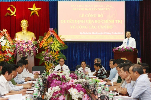 Chủ tịch nước trao Quyết định phân công Trưởng Ban chỉ đạo Tây Nguyên