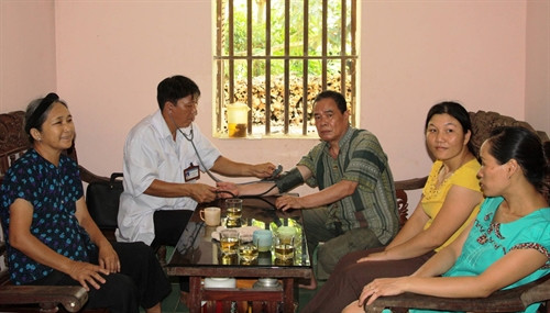 Người trạm trưởng y tế tận tâm với nghề