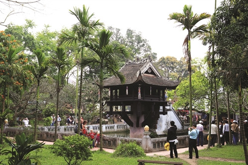 Văn minh nơi thờ tự tại Hà Nội dần đi vào nền nếp