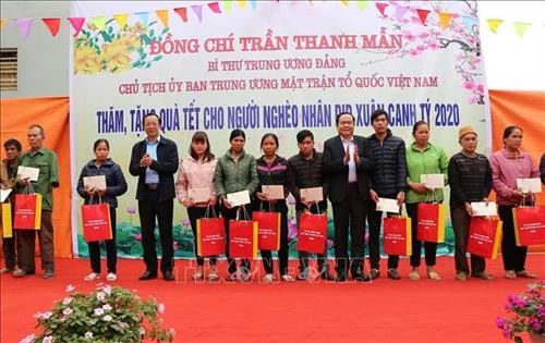 Chủ tịch Ủy ban Trung ương Mặt trận Tổ quốc Việt Nam Trần Thanh Mẫn thăm và chúc Tết nhân dân tỉnh Lạng Sơn