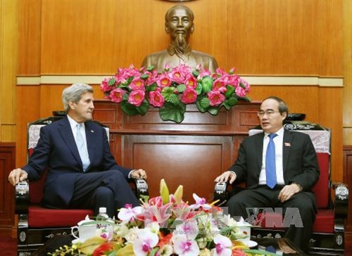 Bí thư Thành ủy Thành phố Hồ Chí Minh Nguyễn Thiện Nhân tiếp cựu Ngoại trưởng Hoa Kỳ John Kerry