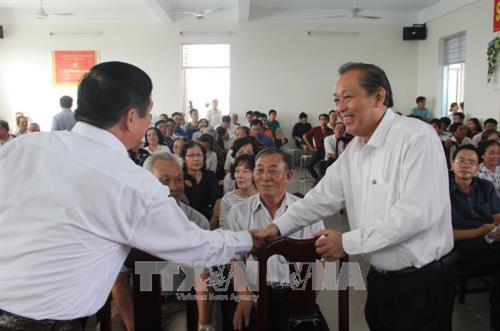 Phó Thủ tướng Thường trực Trương Hòa Bình tiếp xúc cử tri tại Long An