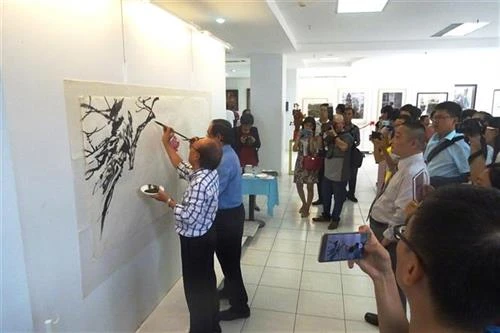 Triển lãm giao lưu mỹ thuật “Cảm xúc Thành phố Hồ Chí Minh - Cảm xúc Thượng Hải”