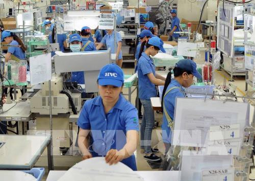 Công nhân lớn tuổi chịu thiệt khi xin nghỉ việc