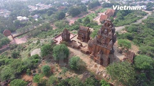 Gặp gỡ những người giải mã văn hóa Chăm - Bài 2