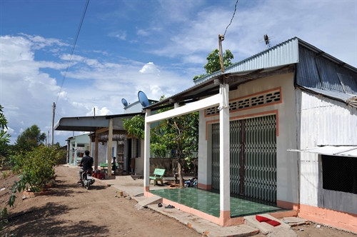 Chính sách hỗ trợ nhà ở đối với hộ nghèo theo chuẩn nghèo giai đoạn 2011 - 2015