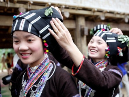 Trang phục phụ nữ Lự