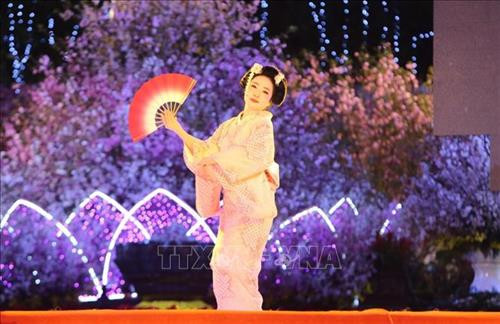 20 nghìn cành hoa Anh đào khoe sắc giữa Thủ đô Hà Nội