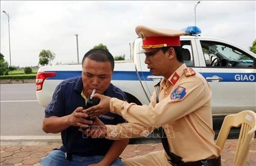 Xử lý nhiều xe nhồi nhét khách thông qua tin báo đường dây nóng
