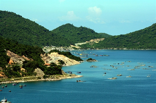 Hai vịnh biển ở Khánh Hòa