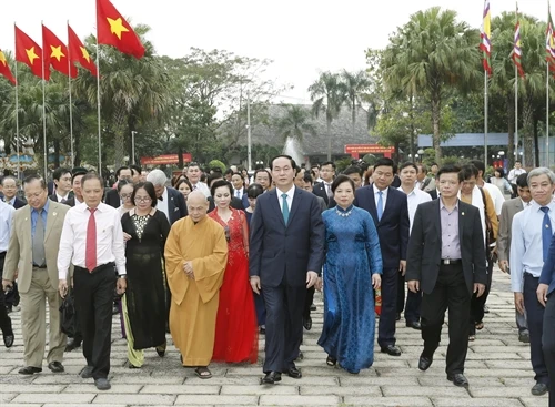 Xuân Quê hương 2017: Nồng ấm tình đồng bào