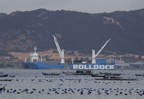 Chiếc tàu ngầm lớp Kilo cuối cùng về đến vịnh Cam Ranh an toàn