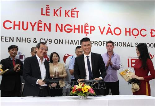 Đưa bóng đá chuyên nghiệp vào học đường nhằm góp phần phát triển bóng đá Việt Nam