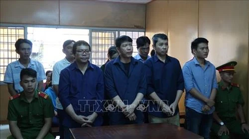 Tuyên án băng nhóm đưa hối lộ, bán logo "xe vua"