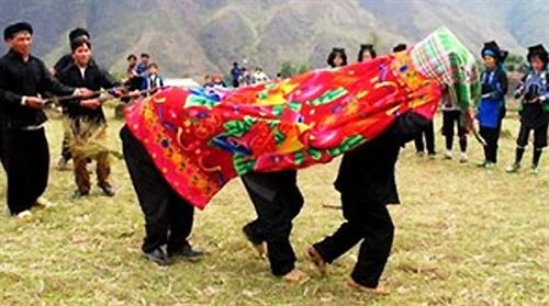 Lễ hội trùm chăn – Nét văn hóa độc đáo của người Hà Nhì ở Lào Cai