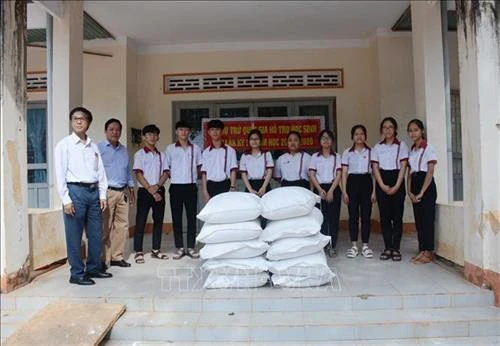 Nghị quyết về bổ sung kinh phí mua bù gạo dự trữ quốc gia và bố trí vốn các dự án quan trọng quốc gia