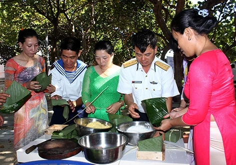 Những “bóng hồng” nơi đầu sóng