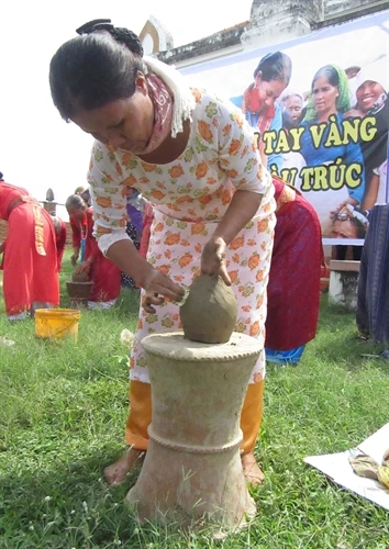 Hội thi: "Bàn tay vàng – Làng gốm Bàu Trúc"