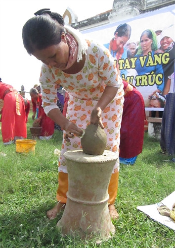 Hội thi: "Bàn tay vàng – Làng gốm Bàu Trúc"