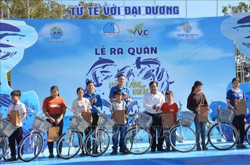 Quảng Ngãi ra quân chiến dịch "Hãy làm sạch biển" năm 2019