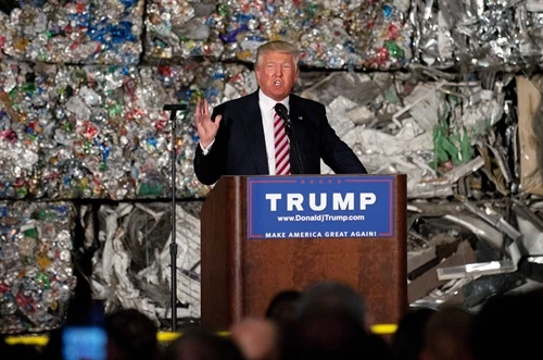 Ứng cử viên D. Trump lại gây thêm sóng trong nội bộ đảng Cộng hòa
