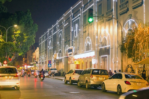 Hà Nội rực rỡ chuẩn bị đón Giáng sinh 2016