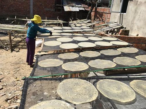 Bánh tráng cuốn Đại Lộc thơm ngon qua bao thế hệ