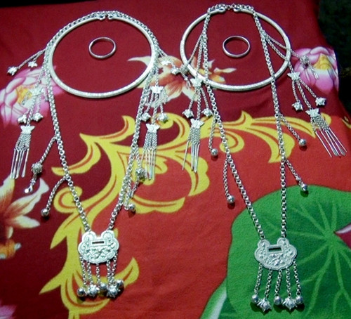 Nghề chạm bạc truyền thống ở Hà Giang