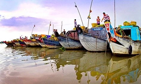 Chợ nổi Cái Bè