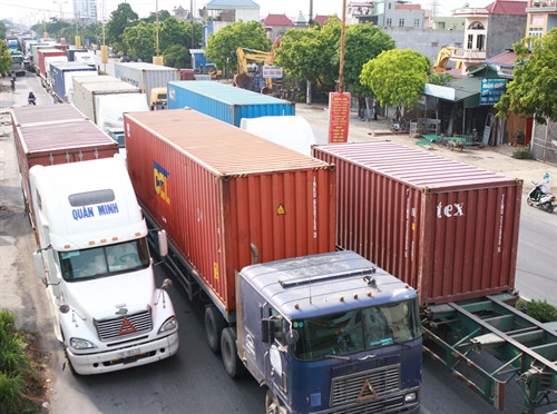 Ùn tắc giao thông nghiêm trọng trên quốc lộ 5, đoạn qua Hải Phòng