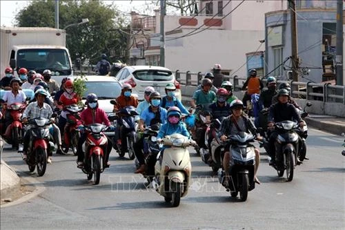 Người dân cần chủ động phòng tránh tia cực tím UV
