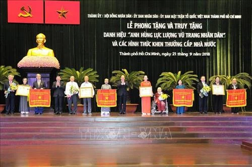 Trao tặng, truy tặng danh hiệu Anh hùng lực lượng vũ trang cho các tập thể, cá nhân tại Thành phố Hồ Chí Minh