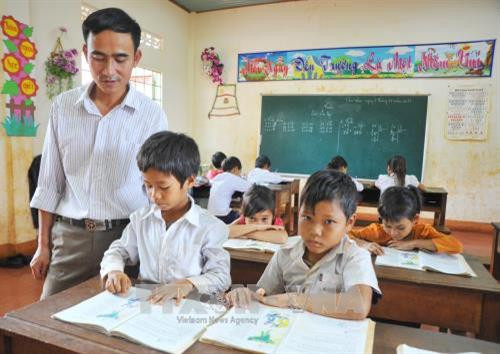Niềm hạnh phúc được "gieo con chữ" của thầy giáo Lê Hồng Tiến