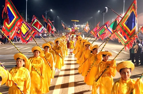Giỗ Tổ Hùng Vương - Lễ hội Đền Hùng 2016: Sôi động lễ hội dân gian đường phố 